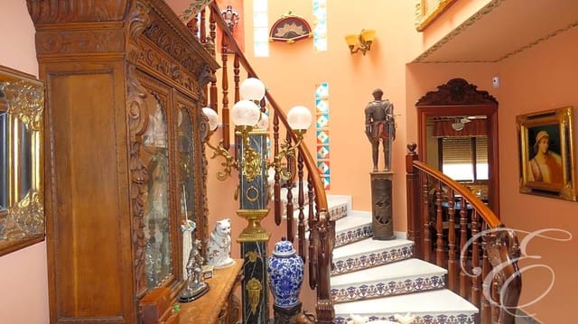 5 slaapkamer Villa te koop in Motril met zwembad garage - € 999.500 (Ref: 8374709)