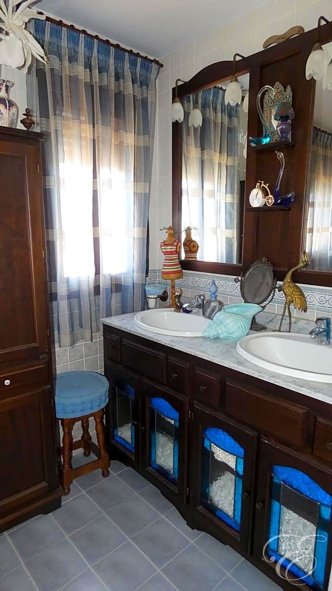 5 slaapkamer Villa te koop in Motril met zwembad garage - € 999.500 (Ref: 8374709)