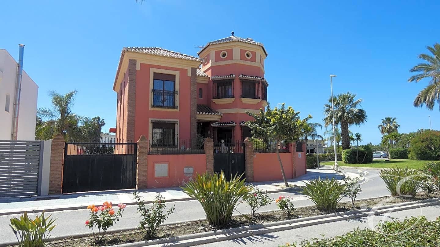 5 slaapkamer Villa te koop in Motril met zwembad garage - € 999.500 (Ref: 8374709)