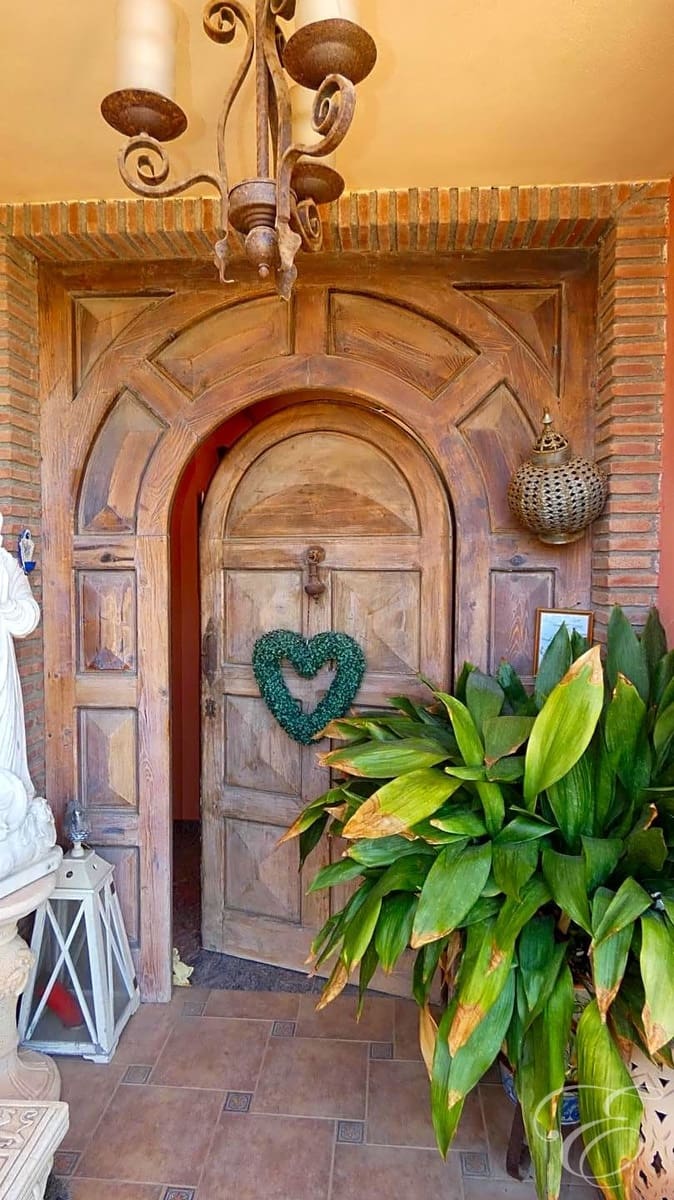 5 slaapkamer Villa te koop in Motril met zwembad garage - € 999.500 (Ref: 8374709)