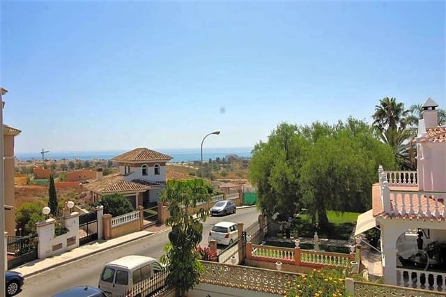 6 slaapkamer Villa te koop in Torre del Mar, Vélez-Málaga met zwembad garage - € 799.000 (Ref: 8397164)