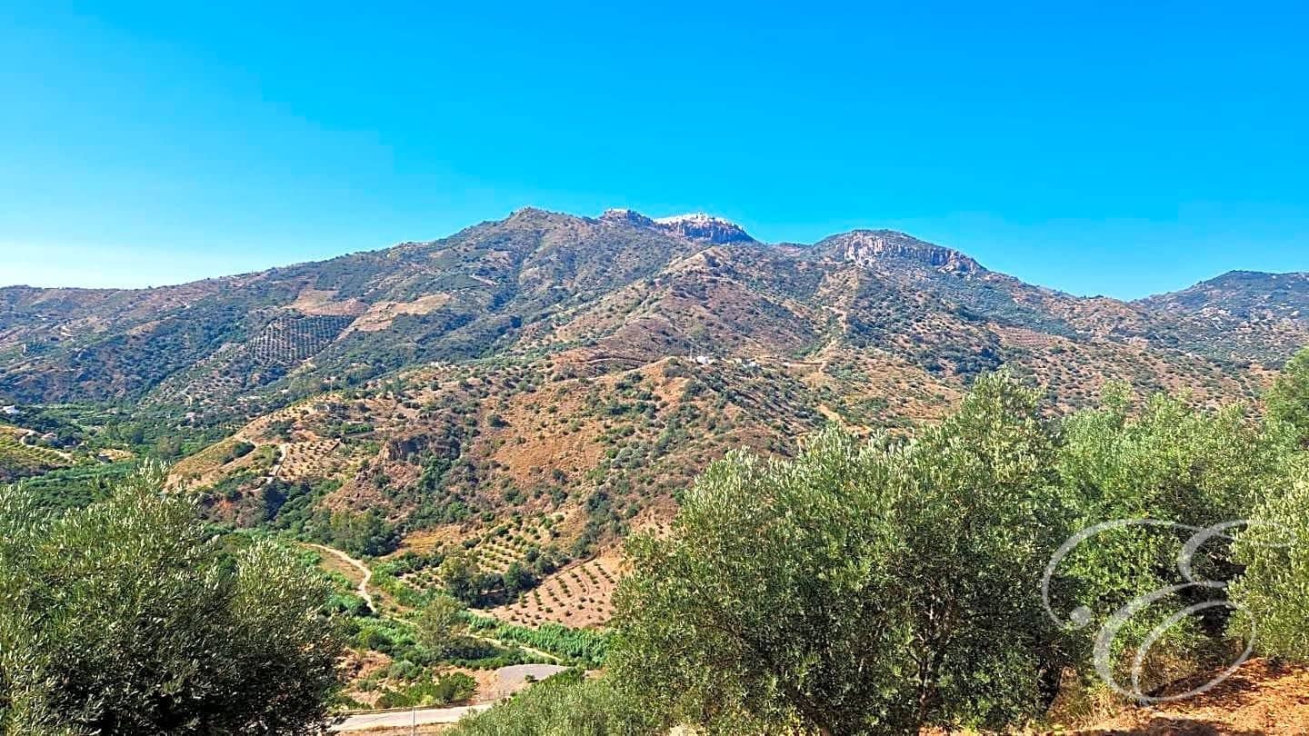 7 soveværelse Finca/Landehus til salg i Comares - € 425.000 (Ref: 8425523)