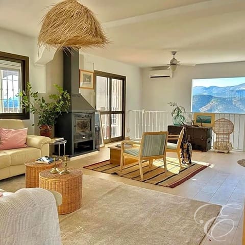 4 slaapkamer Villa te koop in Canillas de Aceituno met zwembad garage - € 449.000 (Ref: 8439623)