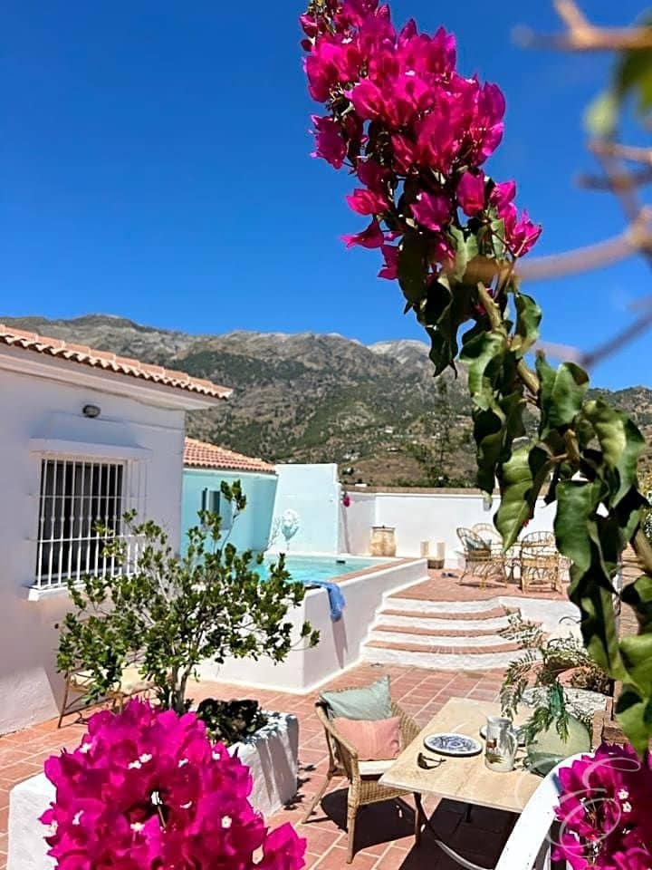 4 slaapkamer Villa te koop in Canillas de Aceituno met zwembad garage - € 449.000 (Ref: 8439623)