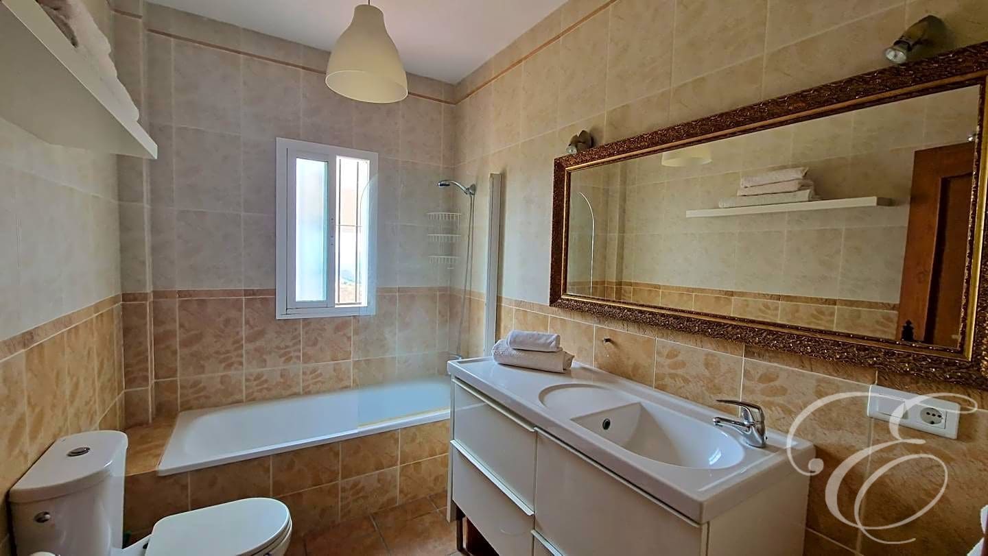 4 makuuhuone Maalaistalo myytävänä paikassa Alcaucin - 295 000 € (Ref: 8447075)