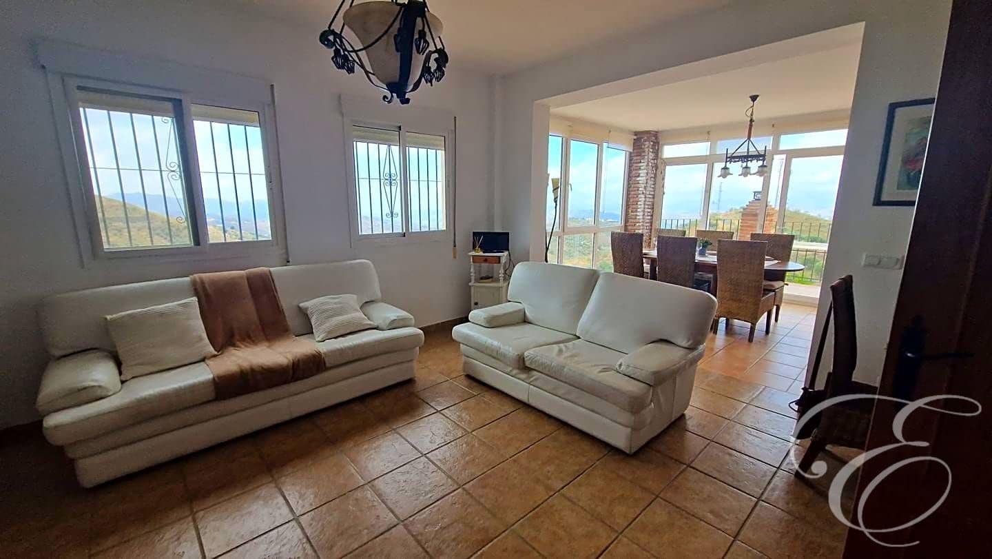 4 makuuhuone Maalaistalo myytävänä paikassa Alcaucin - 295 000 € (Ref: 8447075)