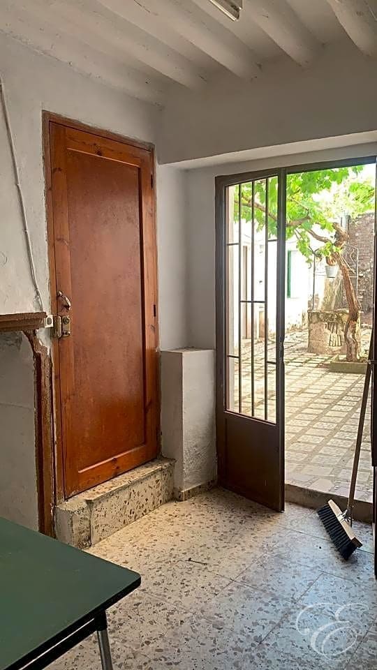 4 soveværelse Villa til salg i Alfarnate - € 75.000 (Ref: 8458893)