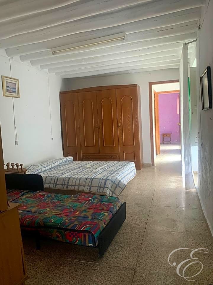 4 soveværelse Villa til salg i Alfarnate - € 75.000 (Ref: 8458893)