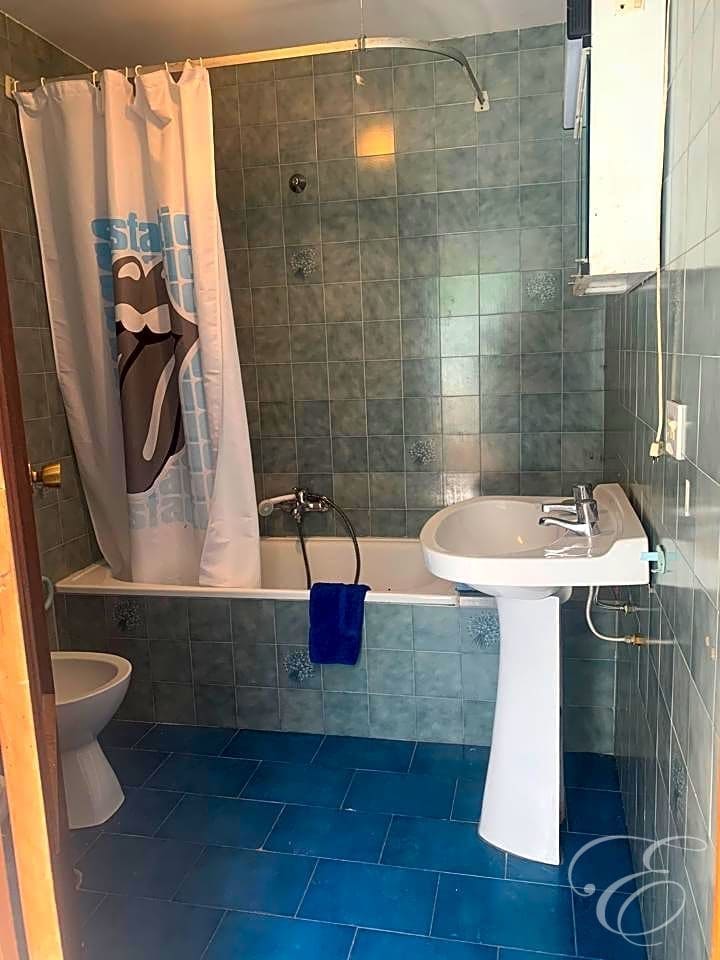 4 soveværelse Villa til salg i Alfarnate - € 75.000 (Ref: 8458893)