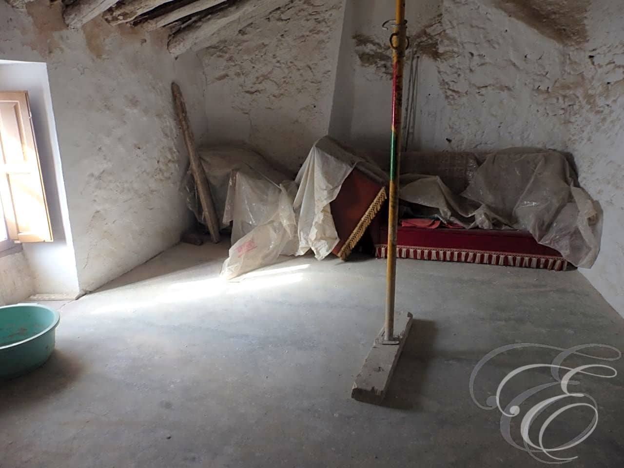 4 soveværelse Villa til salg i Alfarnate - € 75.000 (Ref: 8458893)