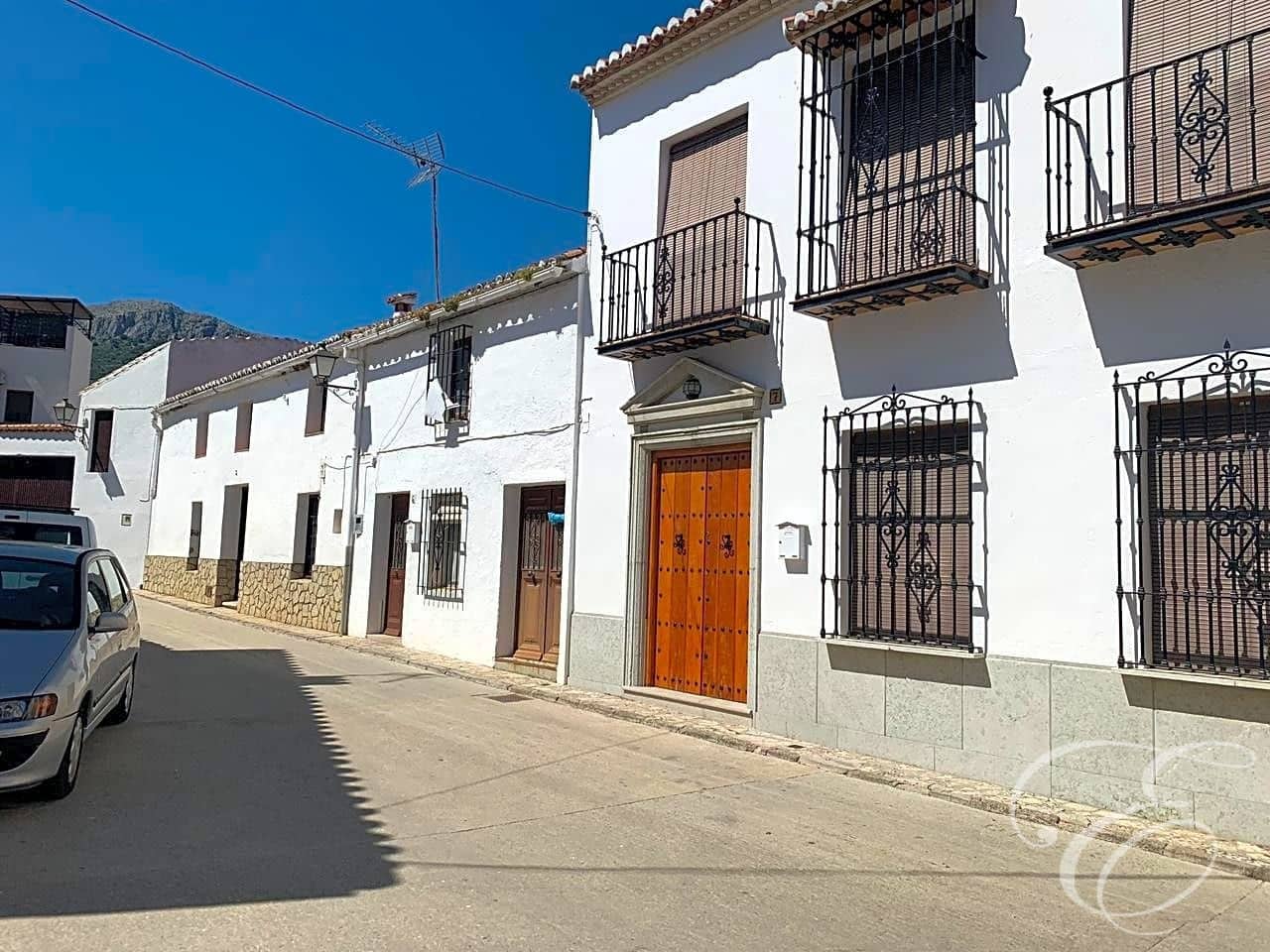 4 soveværelse Villa til salg i Alfarnate - € 75.000 (Ref: 8458893)