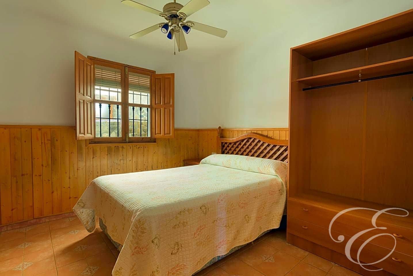 3 sypialnia Finka/Dom wiejski na sprzedaż w Sayalonga z basenem garażem - 365 000 € (Ref: 8486861)