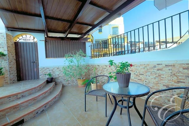 3 chambre Villa/Maison à vendre à Torre del Mar, Vélez-Málaga avec piscine garage - 410 000 € (Ref: 8488287)