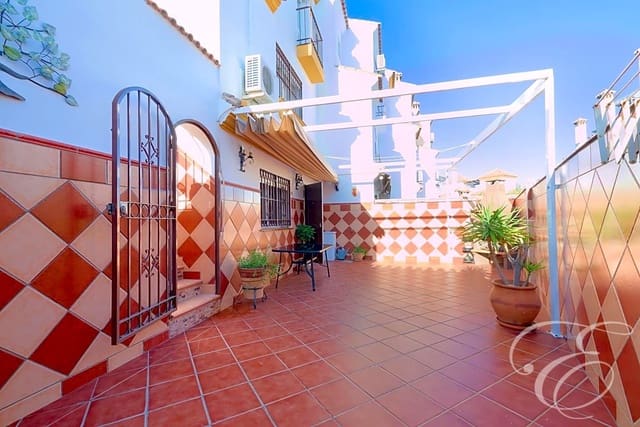 3 chambre Villa/Maison à vendre à Torre del Mar, Vélez-Málaga avec piscine garage - 410 000 € (Ref: 8488287)