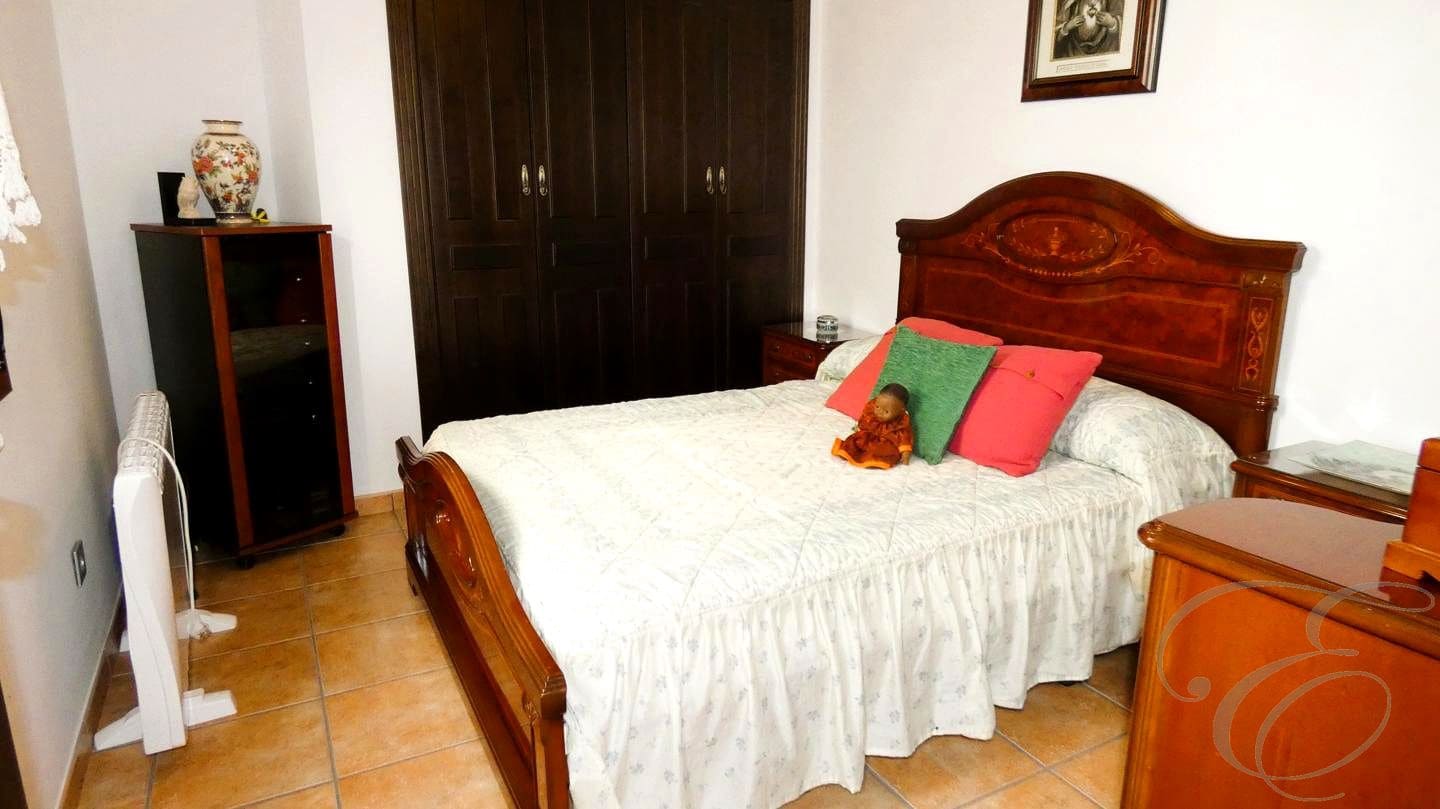 4 soveværelse Villa til salg i Alfarnate - € 175.000 (Ref: 8555662)