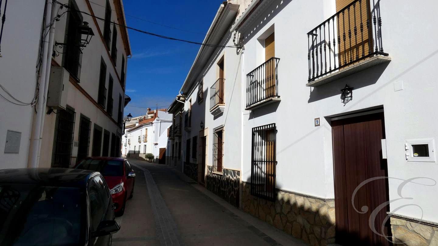 4 soveværelse Villa til salg i Alfarnate - € 175.000 (Ref: 8555662)