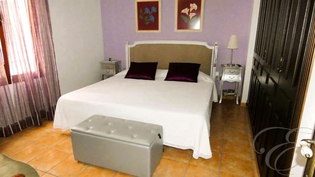 4 sovrum Villa till salu i Alfarnate - 175 000 € (Ref: 8555662)