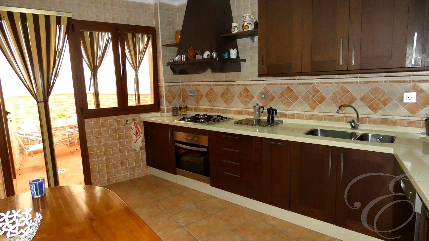 4 soveværelse Villa til salg i Alfarnate - € 175.000 (Ref: 8555662)