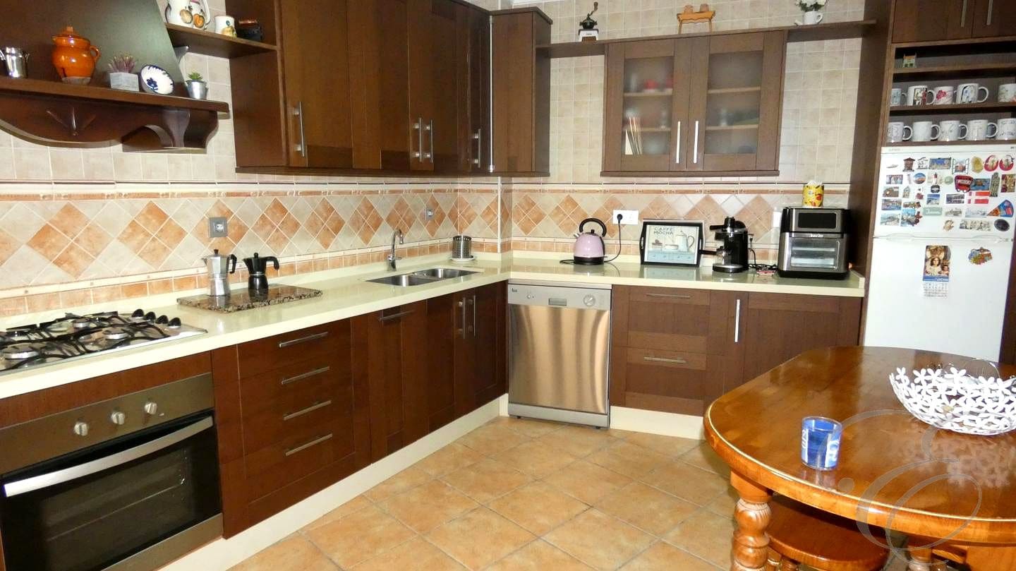 4 soveværelse Villa til salg i Alfarnate - € 175.000 (Ref: 8555662)