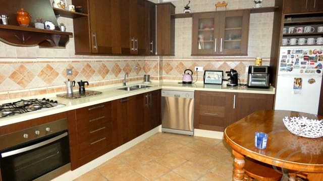 4 sovrum Villa till salu i Alfarnate - 175 000 € (Ref: 8555662)