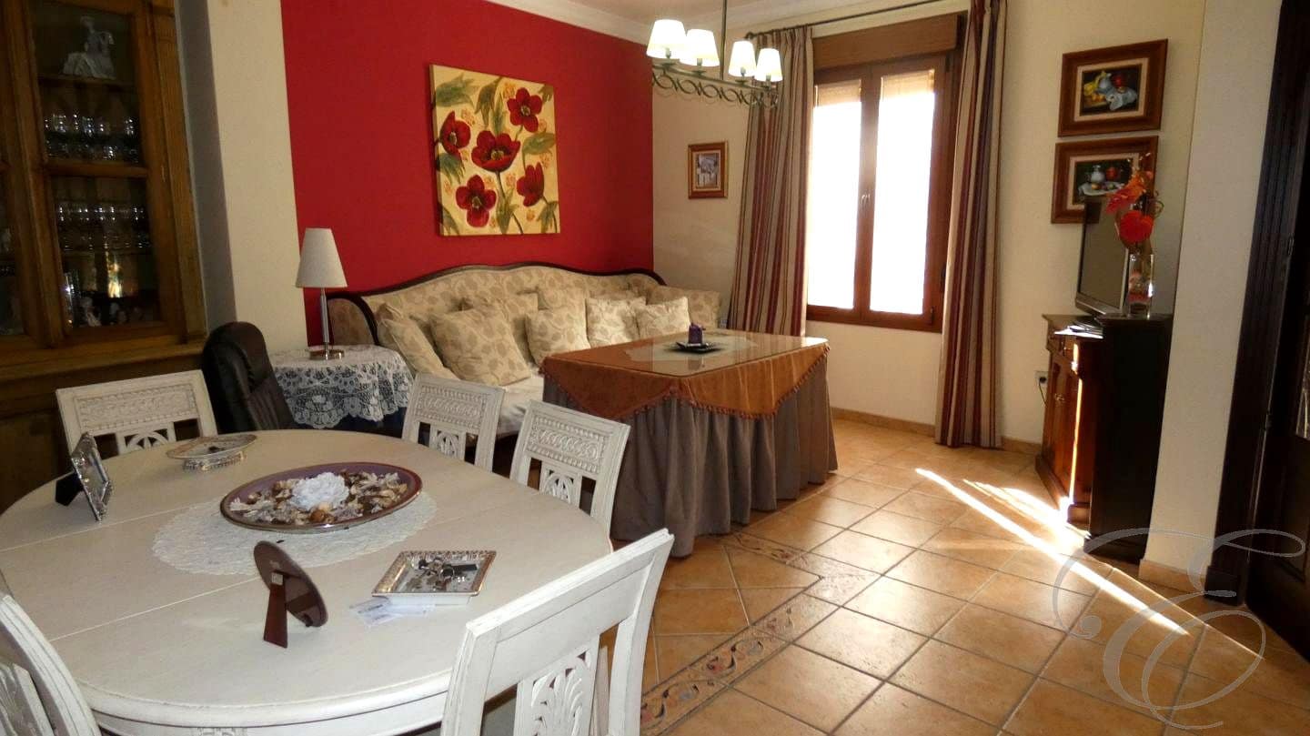 4 soveværelse Villa til salg i Alfarnate - € 175.000 (Ref: 8555662)