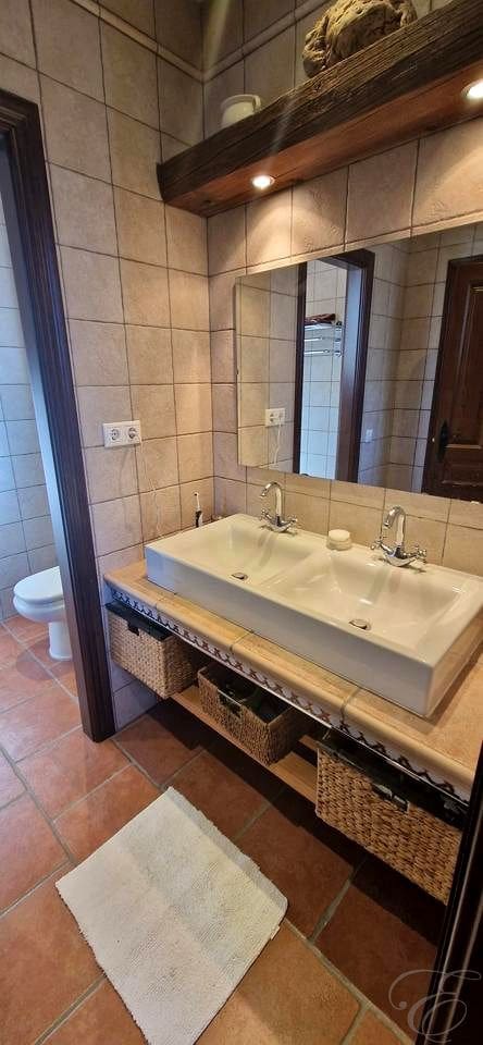 5 soveværelse Finca/Landehus til salg i Velez-Malaga med swimmingpool - € 695.000 (Ref: 8560439)