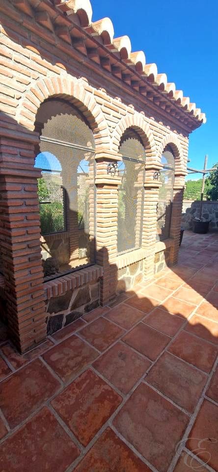 5 soveværelse Finca/Landehus til salg i Velez-Malaga med swimmingpool - € 695.000 (Ref: 8560439)