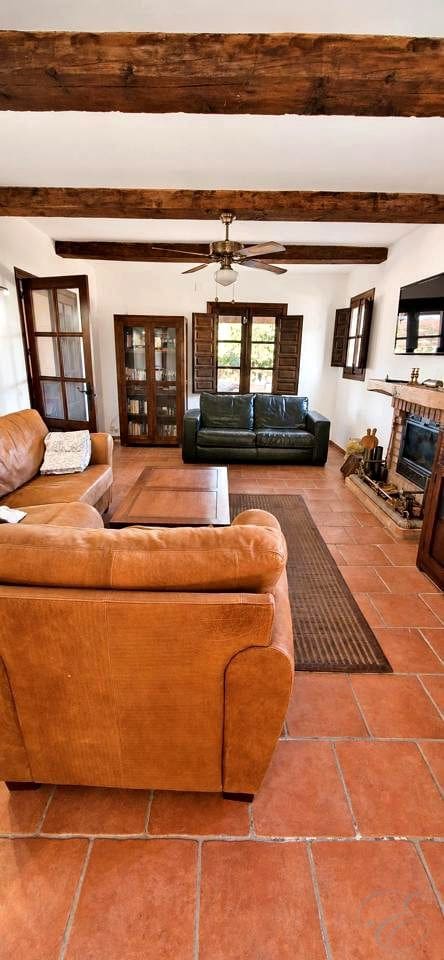 5 sypialnia Finka/Dom wiejski na sprzedaż w Velez-Malaga z basenem garażem - 695 000 € (Ref: 8560439)