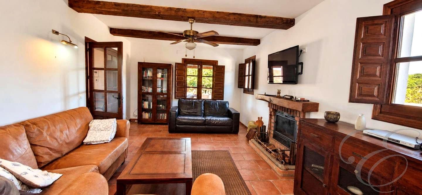 5 sypialnia Finka/Dom wiejski na sprzedaż w Velez-Malaga z basenem garażem - 695 000 € (Ref: 8560439)