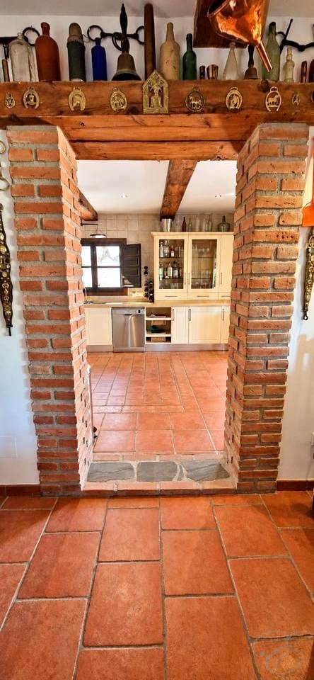 5 sypialnia Finka/Dom wiejski na sprzedaż w Velez-Malaga z basenem garażem - 695 000 € (Ref: 8560439)