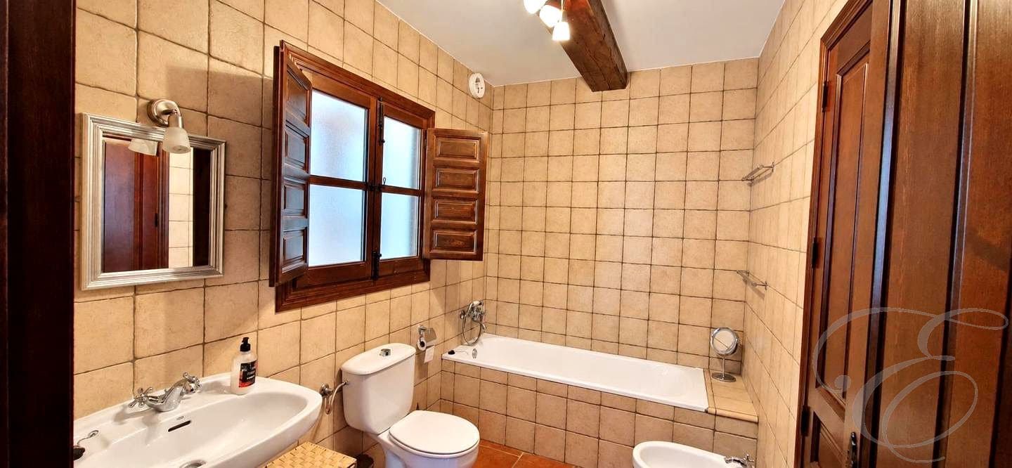5 sypialnia Finka/Dom wiejski na sprzedaż w Velez-Malaga z basenem garażem - 695 000 € (Ref: 8560439)