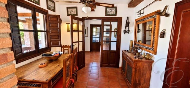 5 sovrum Finca/Hus på landet till salu i Vélez-Málaga med pool garage - 695 000 € (Ref: 8560439)