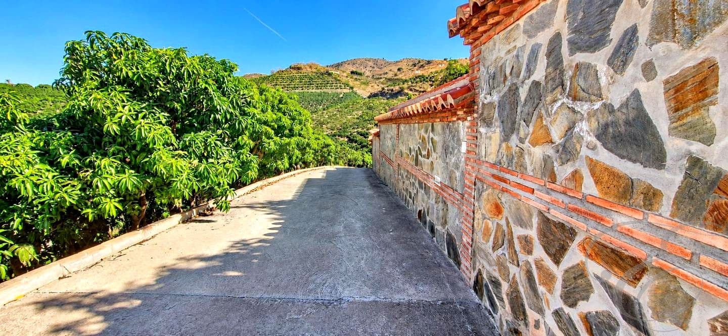 5 sypialnia Finka/Dom wiejski na sprzedaż w Velez-Malaga z basenem garażem - 695 000 € (Ref: 8560439)