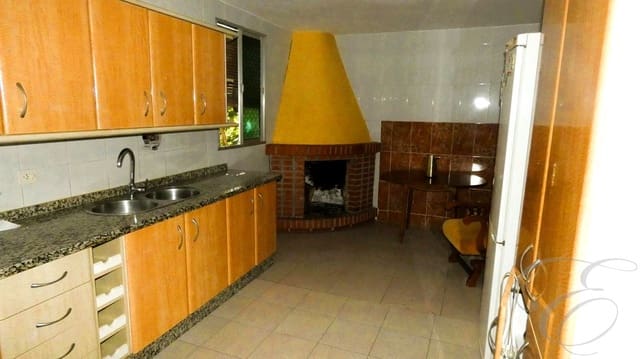 6 soveværelse Villa til salg i Riogordo med garage - € 170.000 (Ref: 8583366)