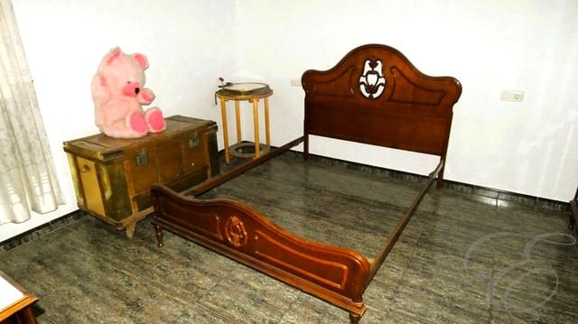 6 soveværelse Villa til salg i Riogordo med garage - € 170.000 (Ref: 8583366)