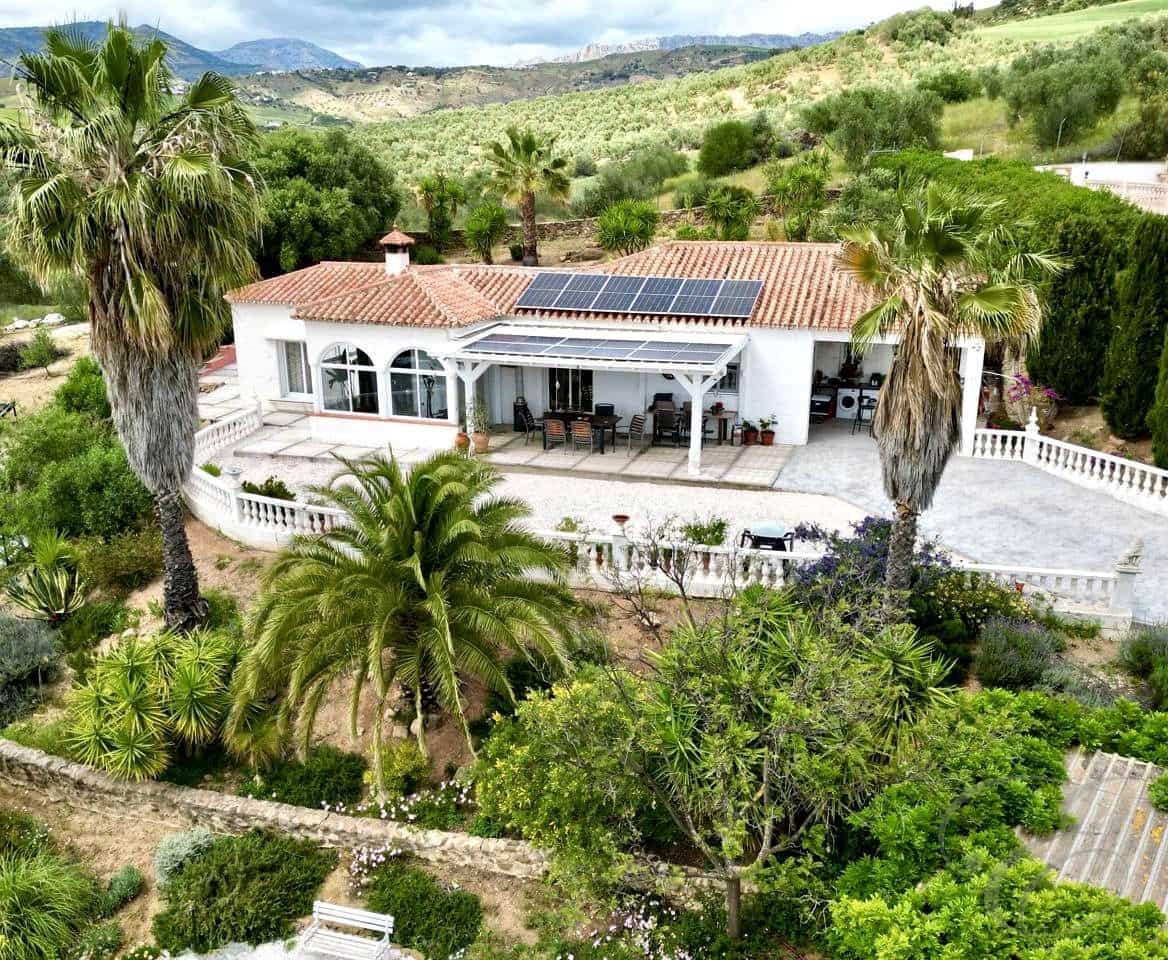 3 bedroom Villa for sale in Almogia with pool garage - € 449,000 (Ref: 8585730)