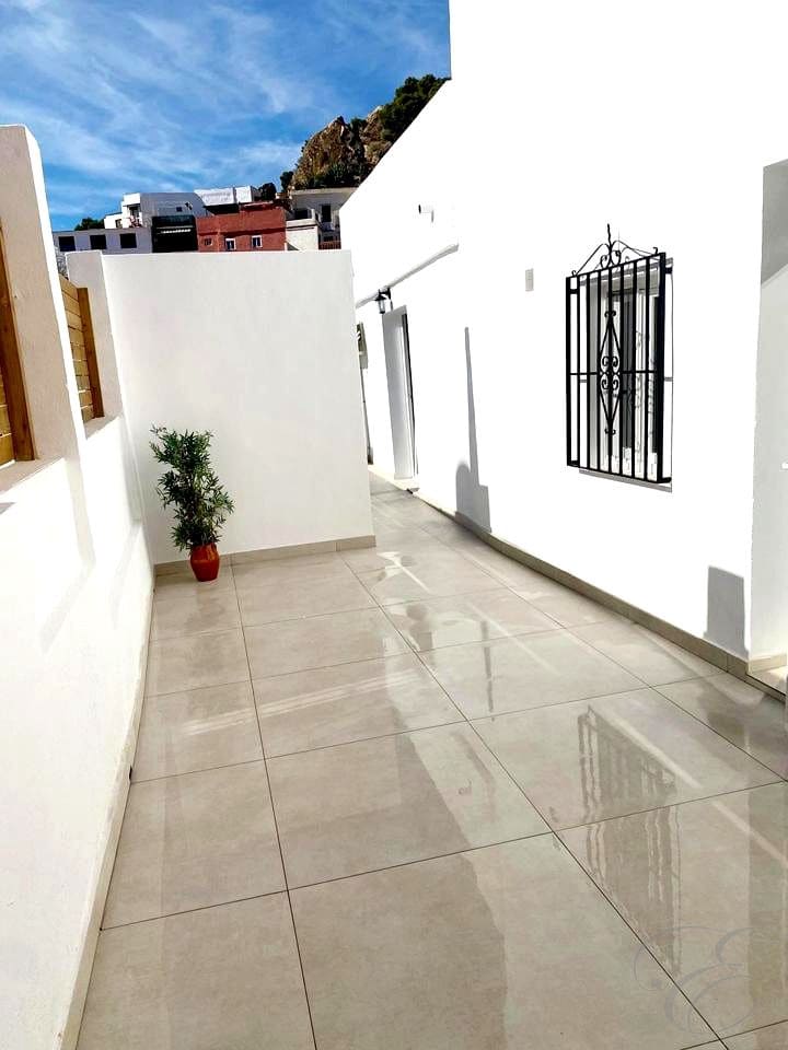 3 bedroom Villa for sale in Velez-Malaga - € 165,000 (Ref: 8596513)