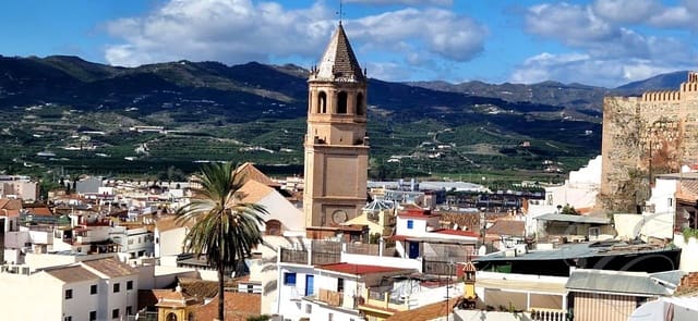 3 slaapkamer Villa te koop in Vélez-Málaga - € 165.000 (Ref: 8596513)