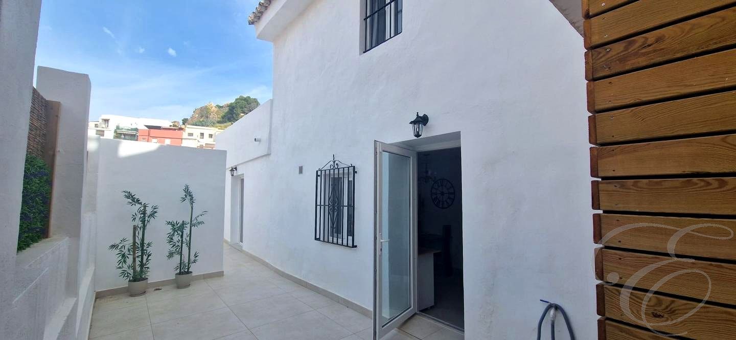 3 bedroom Villa for sale in Velez-Malaga - € 165,000 (Ref: 8596513)