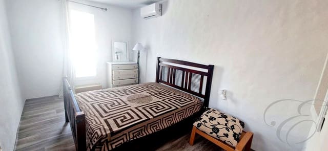 3 slaapkamer Villa te koop in Vélez-Málaga - € 165.000 (Ref: 8596513)