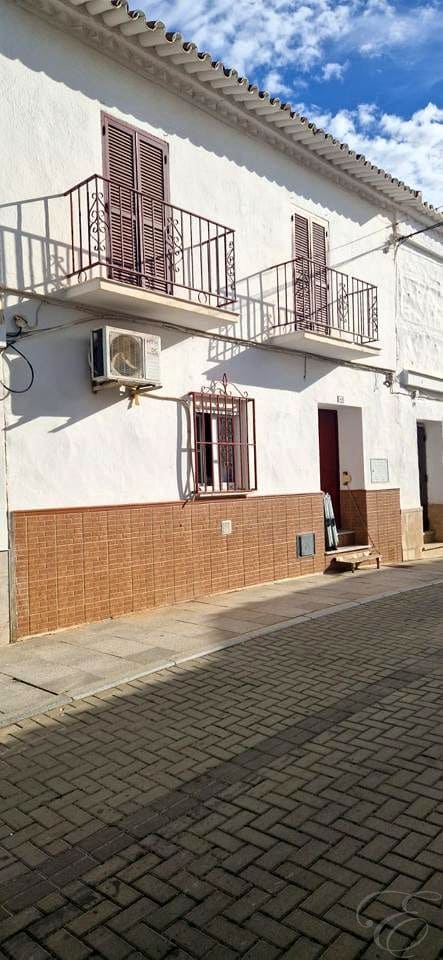 4 quarto Moradia para venda em Velez-Malaga - 199 999 € (Ref: 8665810)