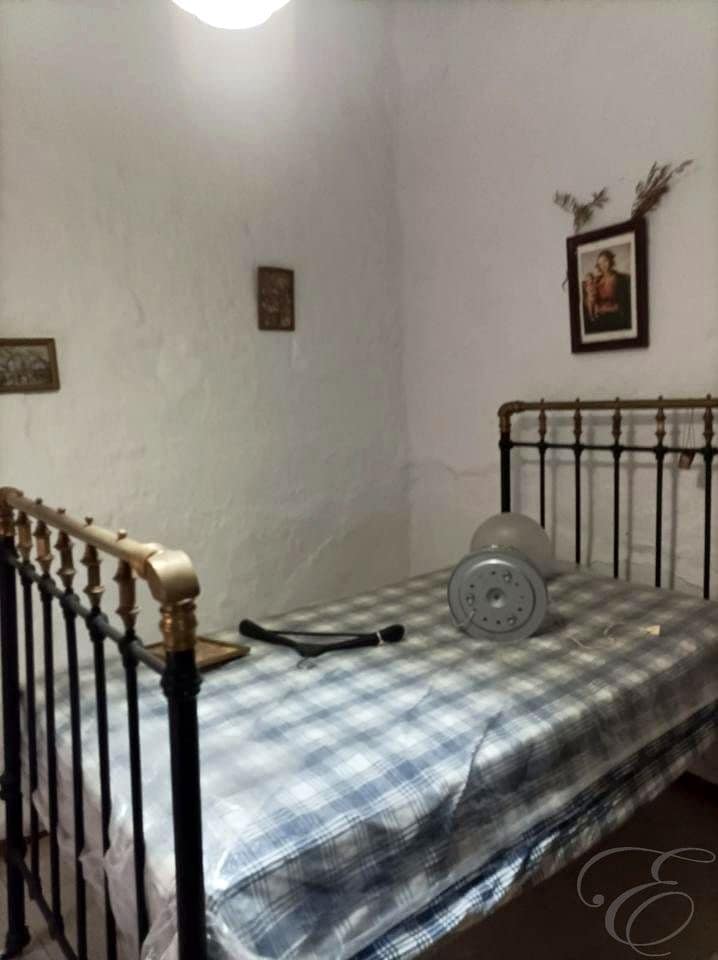 5 soveværelse Villa til salg i Benamargosa - € 99.000 (Ref: 8700104)