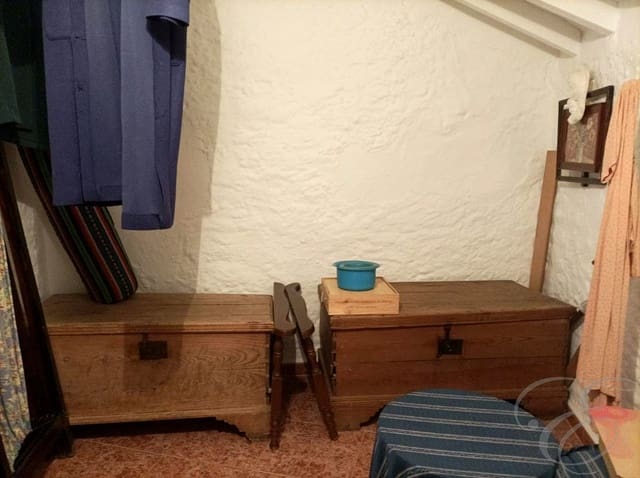 5 soveværelse Villa til salg i Benamargosa - € 99.000 (Ref: 8700104)