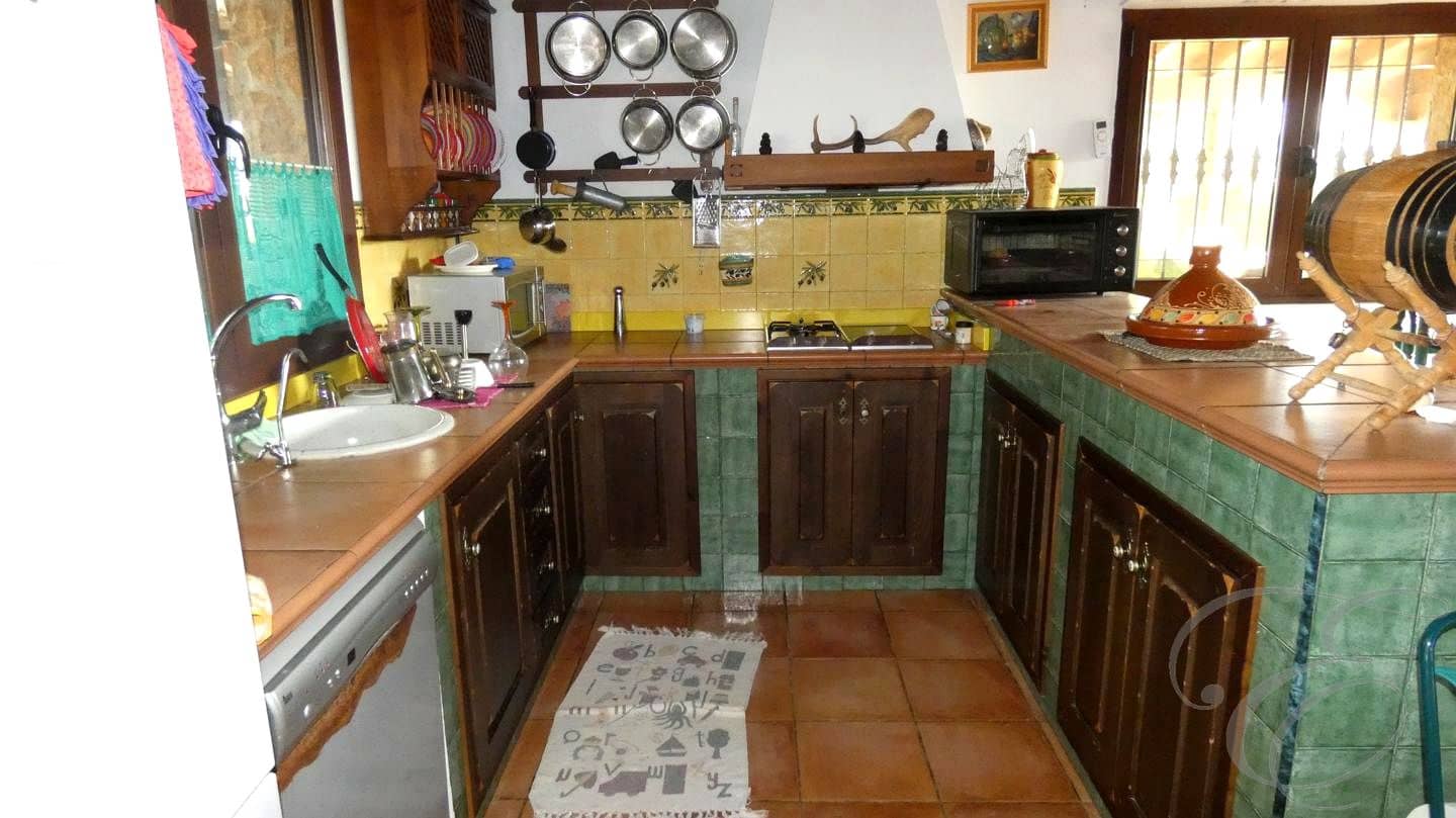 3 soverom Villa til salgs i Moraleda de Zafayona med svømmebasseng garasje - € 585 000 (Ref: 8724789)