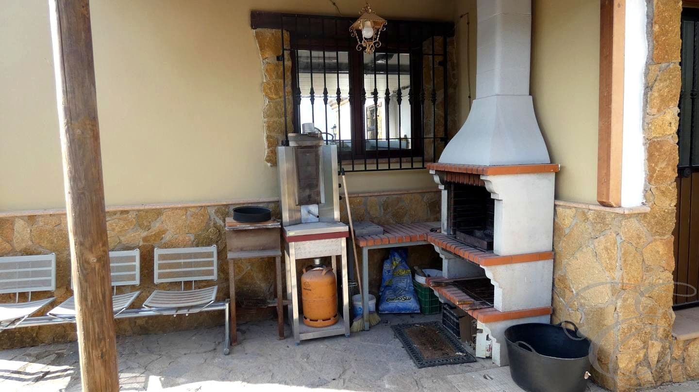 3 soverom Villa til salgs i Moraleda de Zafayona med svømmebasseng garasje - € 585 000 (Ref: 8724789)