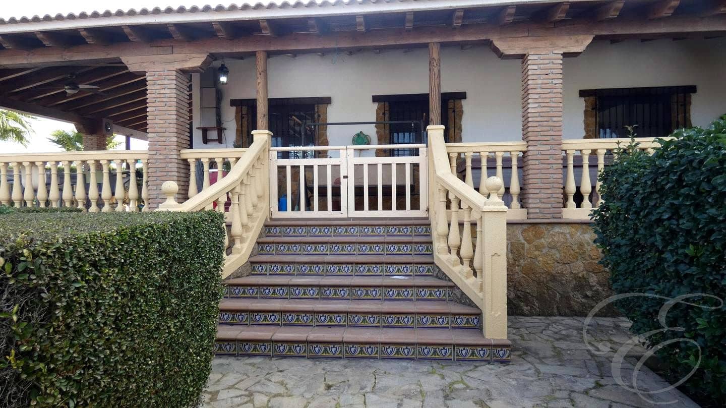 3 soverom Villa til salgs i Moraleda de Zafayona med svømmebasseng garasje - € 585 000 (Ref: 8724789)