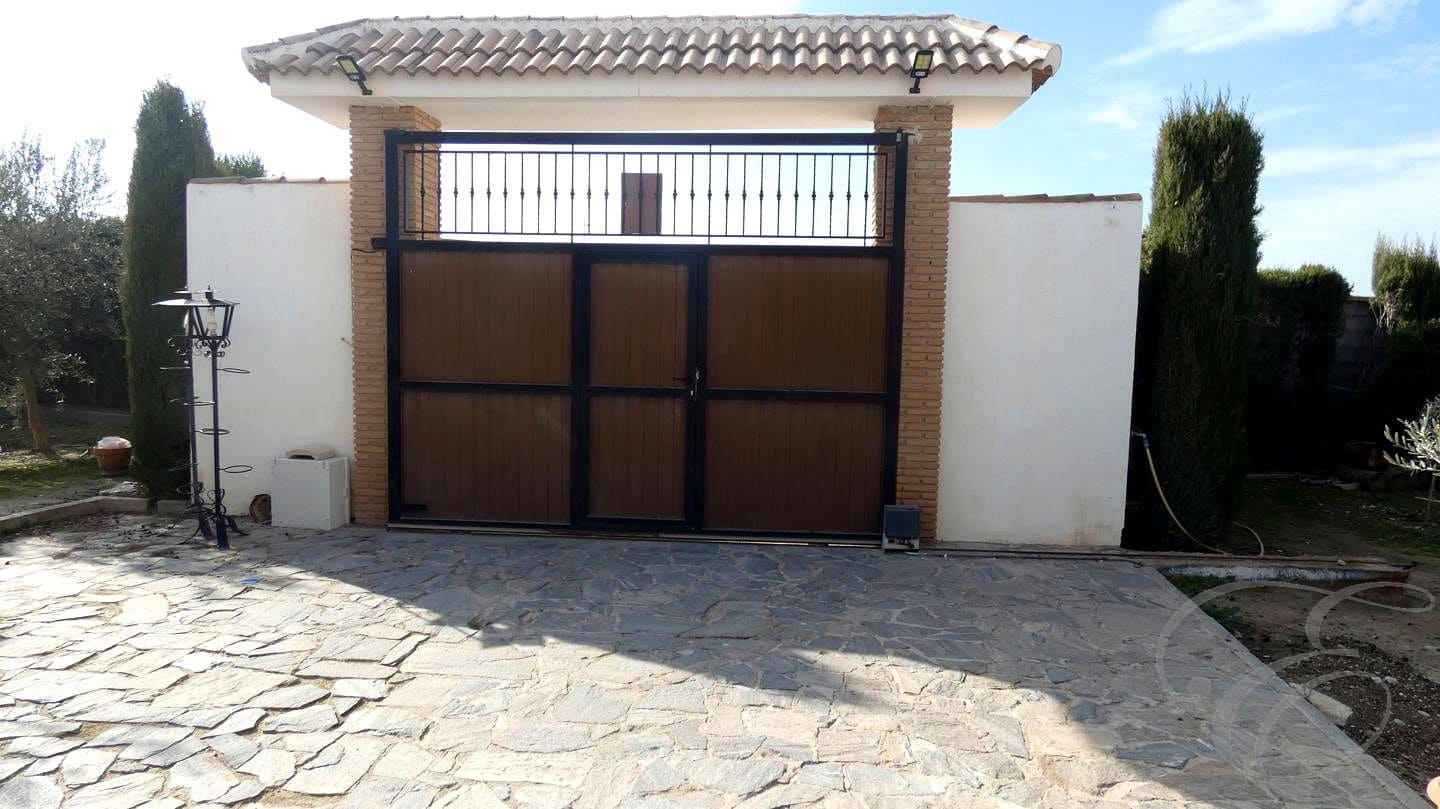 3 soverom Villa til salgs i Moraleda de Zafayona med svømmebasseng garasje - € 585 000 (Ref: 8724789)