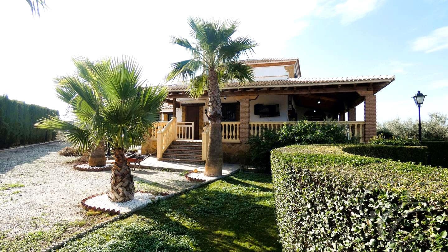 3 soverom Villa til salgs i Moraleda de Zafayona med svømmebasseng garasje - € 585 000 (Ref: 8724789)