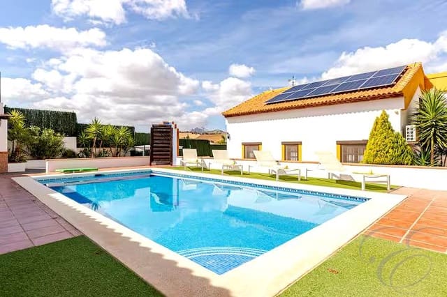 2 sypialnia Willa na sprzedaż w Casabermeja z basenem garażem - 375 000 € (Ref: 8742275)