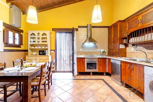 2 sypialnia Willa na sprzedaż w Casabermeja z basenem garażem - 375 000 € (Ref: 8742275)